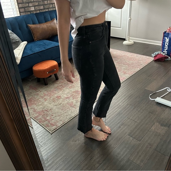 Zara Black Straight Leg Jeans 4 High Rise Raw Hem Minimalist Capsule Fit - Picture 4 of 8